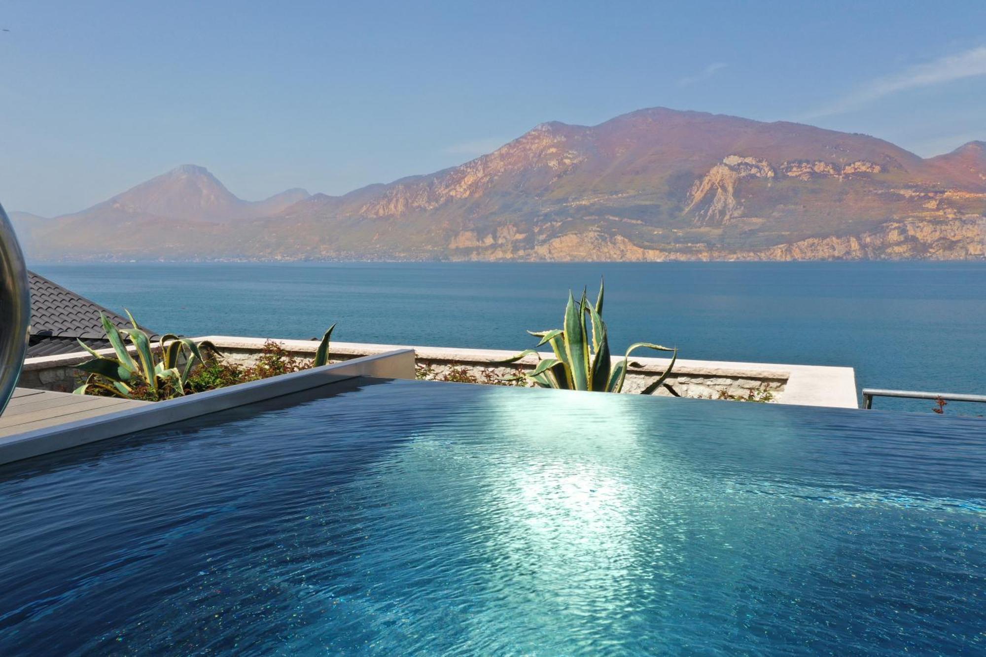 Sunset Residence Brenzone sul Garda Exterior photo